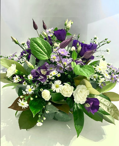 Grave posy. Also available in colours of your choice.