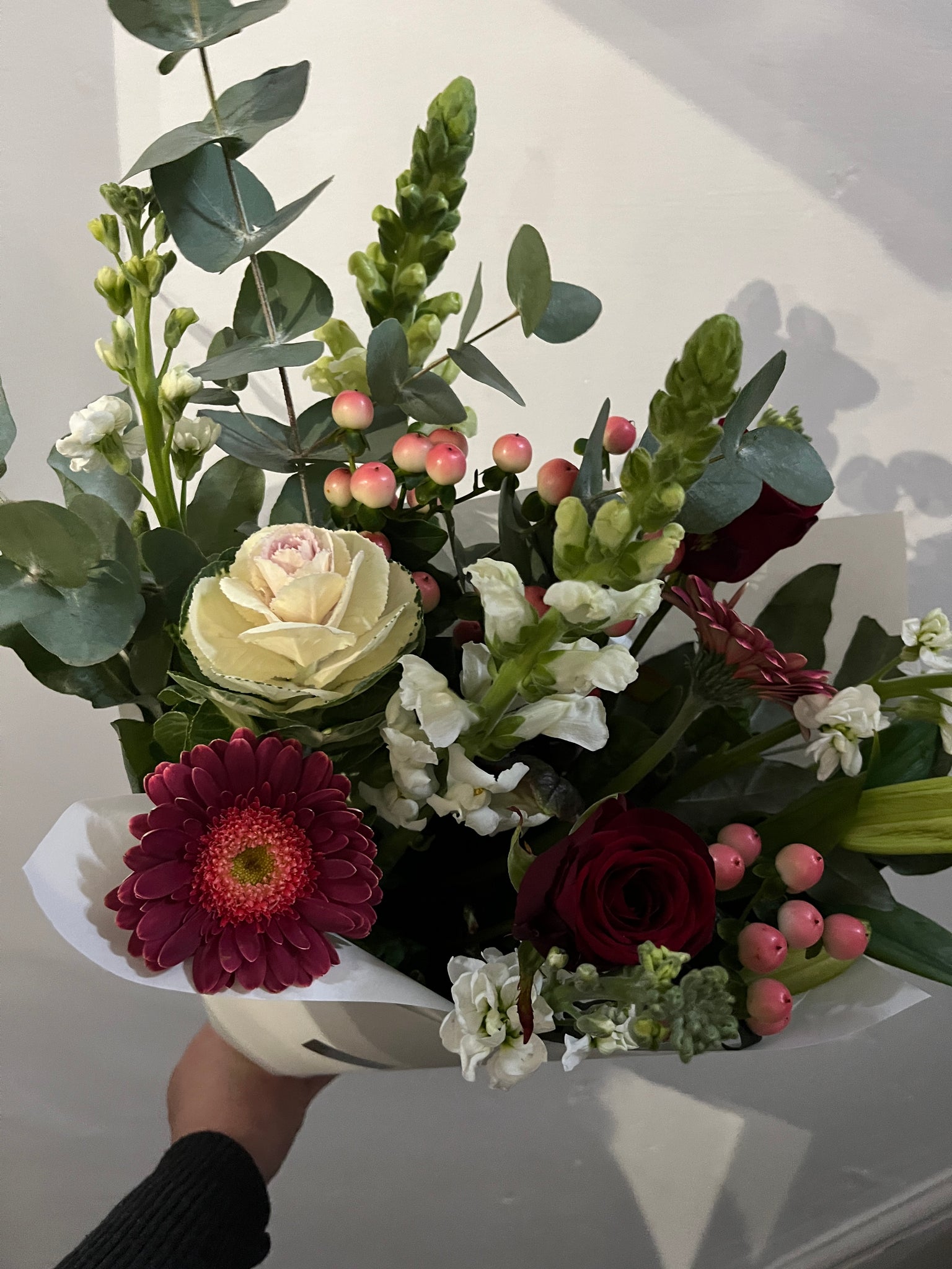 Mixed romantic bunch, including 2 top grade roses