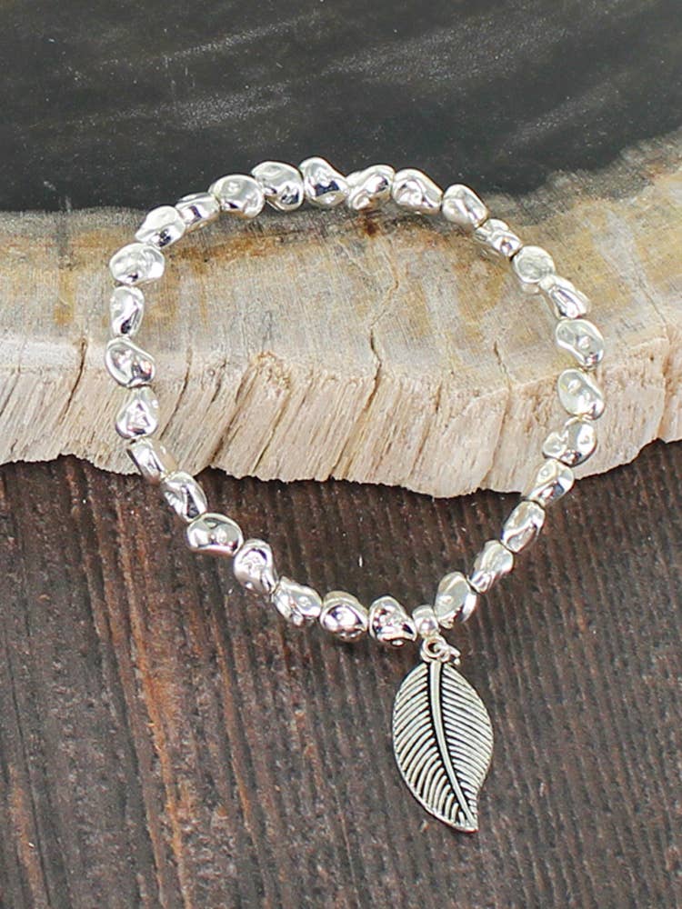 SP101L ELASTICATED NUGGET BRACELET WITH LEAF CHARM [SILVER PLATE]