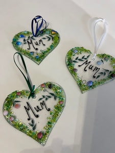 Handmade glass hanging hearts ‘Mum’ x 1