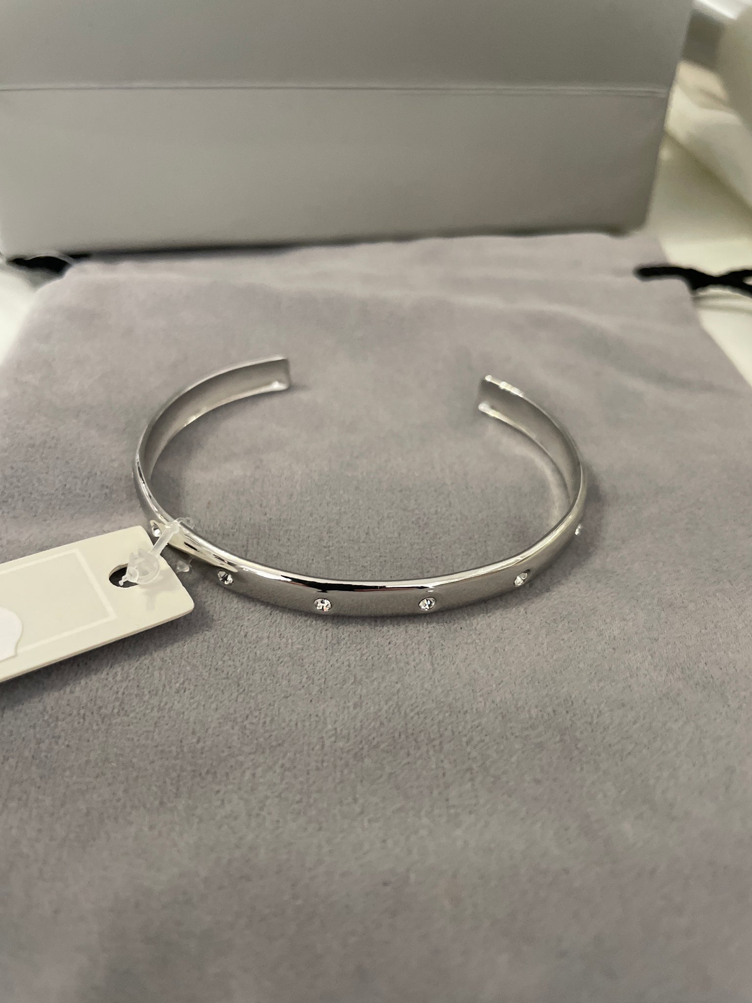 Dimontie bangle