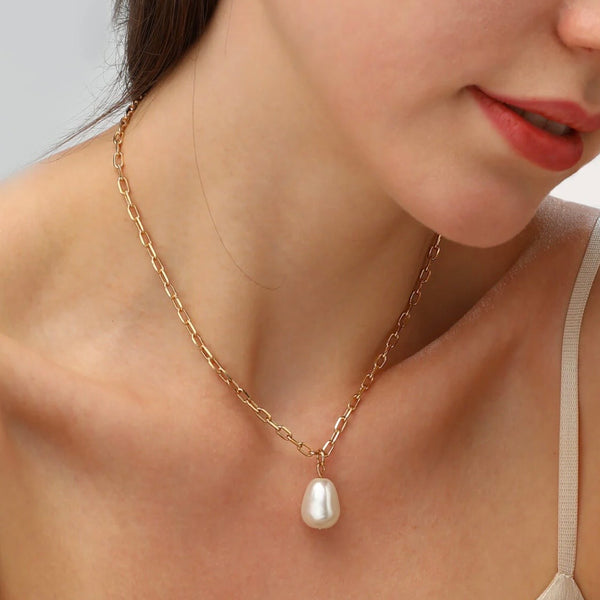 Necklace With Faux Pearl Pendant In Gold-Tone