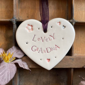 "Lovely Grandma" Sentiment Heart
