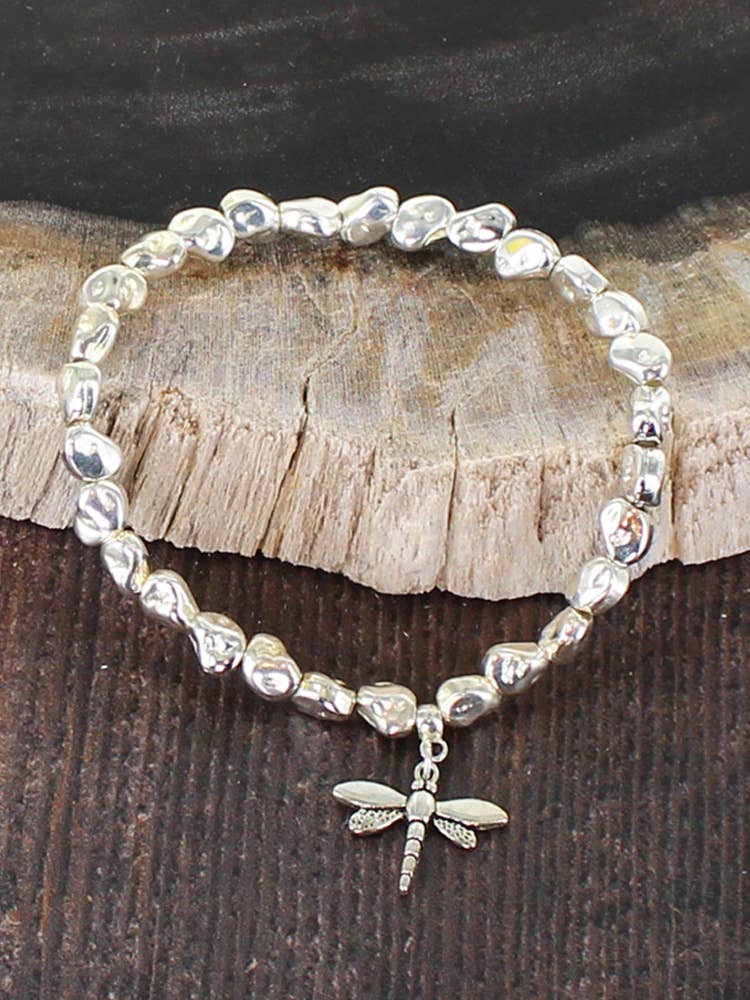 SP101D ELASTICATED NUGGET BRACELET WITH DRAGONFLY CHARM [SILVER PLATE]